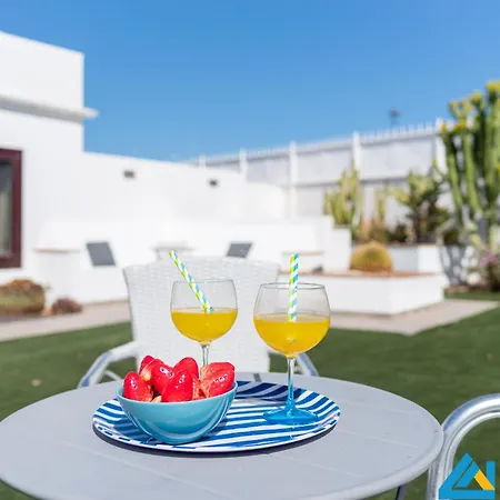 239 - Casa Lily By Now Ltd * Playa Blanca (Lanzarote)