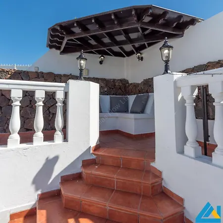 239 - Casa Lily By Now Ltd * Playa Blanca (Lanzarote)
